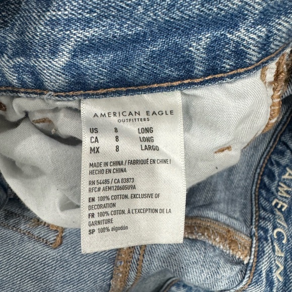 American Eagle Distressed Mom Jeans (Size 8 Long) - Picture 2 of 3